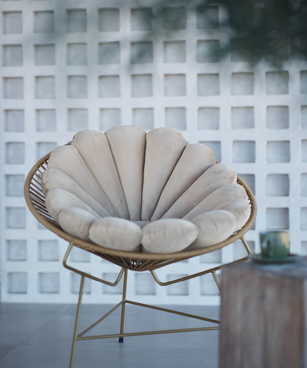 Shell-Cushion-Beige-1 Shell Cushion Beige-1