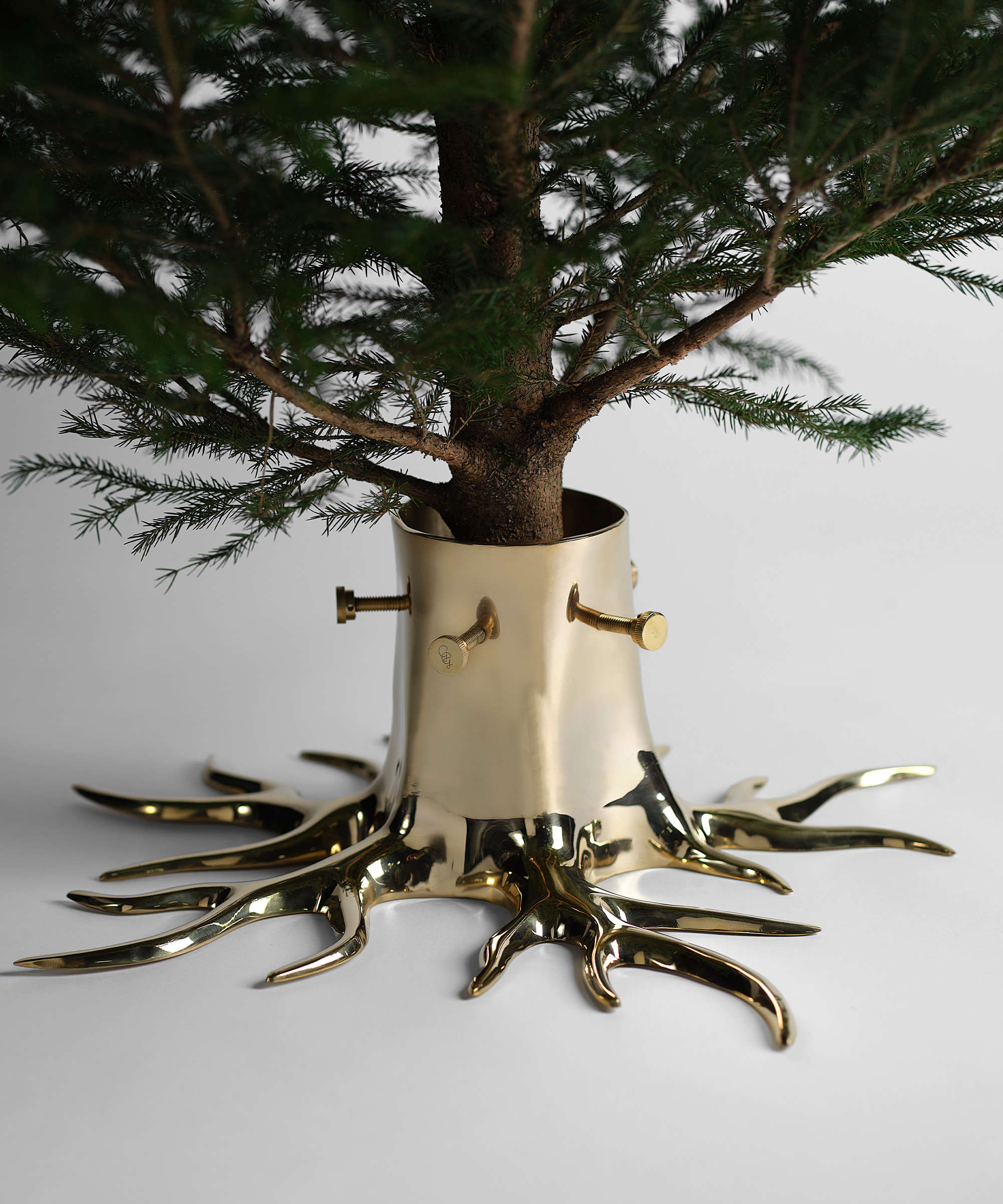 Christmas-Tree-Stand-"The-Root"---Gold-2 Christmas Tree Stand "The Root" - Gold-2