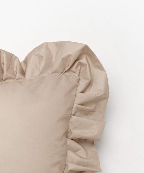 Outdoor Pillow Ruffle Beige-2
