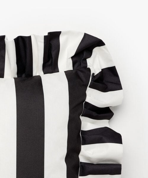 Outdoor Pillow Ruffle Black/White-2