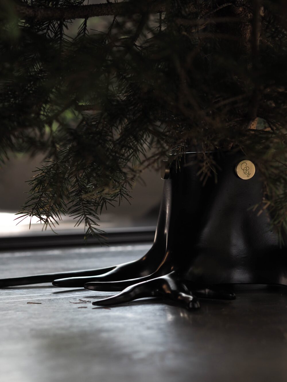 Christmas Tree Stand "The Root" - Black-3