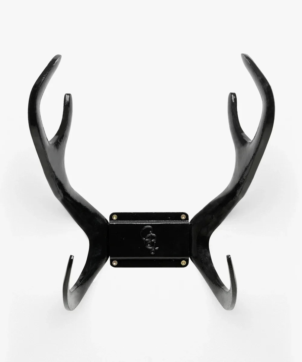 https://www.gardenglory.com/wp-content/uploads/2023/03/pl-65-xs2znnu-Black-wallmount-reindeer.jpg